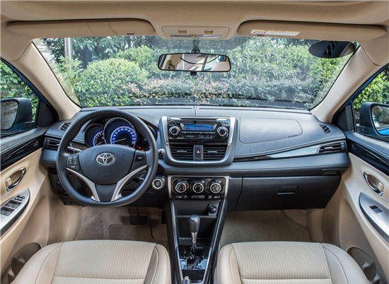 YARiS L 致炫 内饰图