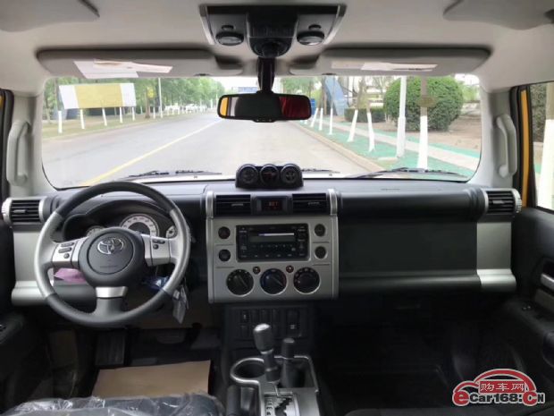 FJ酷路泽 内饰图