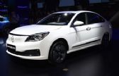 ����E70