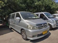 2010款阁瑞斯2.4尊领豪华型MT(长轴11座)