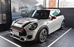 21 2.0T JOHN COOPER WORKS