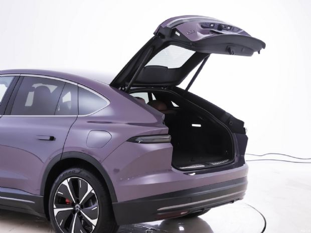 ε εEC6 2023 100kWh