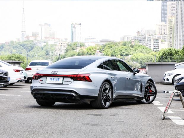 Audi Sport µRS e-tron GT 2023 