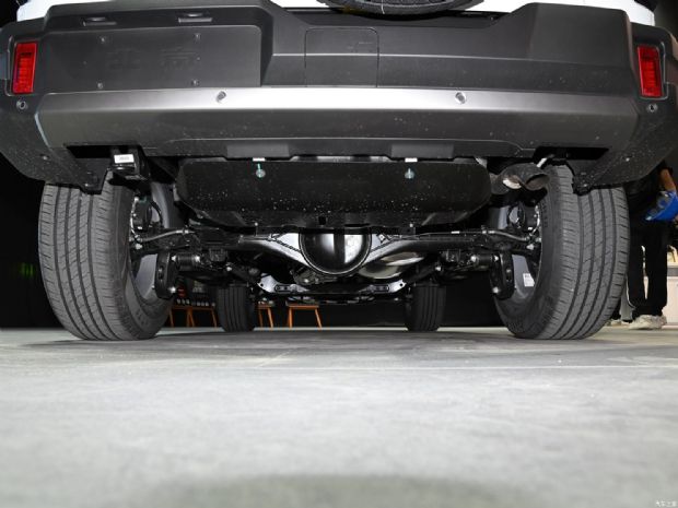 北京越野 北京BJ40 2024款 2.0T 城市猎人版 至尊型