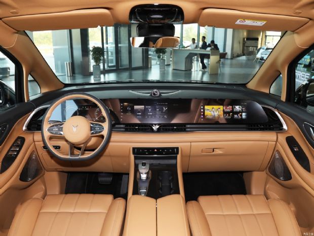 ͼ ͼ 2024 PHEV 