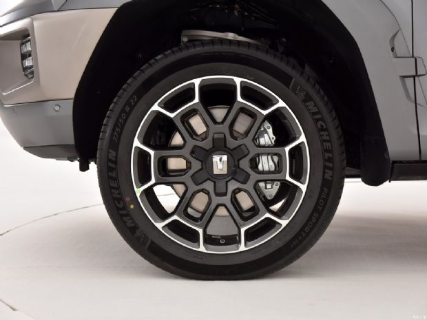  ̹700Դ 2024 Hi4-T 