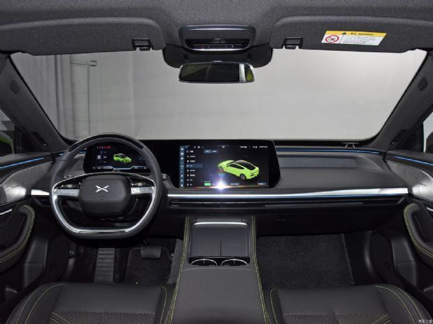 小鹏汽车 小鹏P7 2023款 P7i 610 鹏翼性能版
