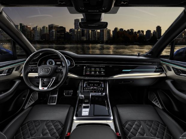 µ() µQ7 2025 50 TDI quattro S line Ӣ