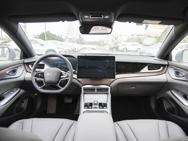 ǵ  2023 DM-i 1.5L 121km 