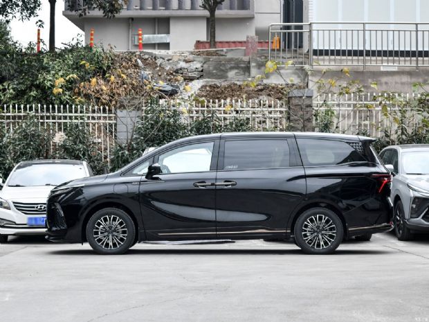  ǺV9 2023 PHEV 200km 