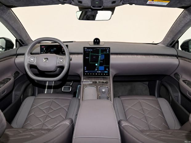 ε εET7 2024 100kWh