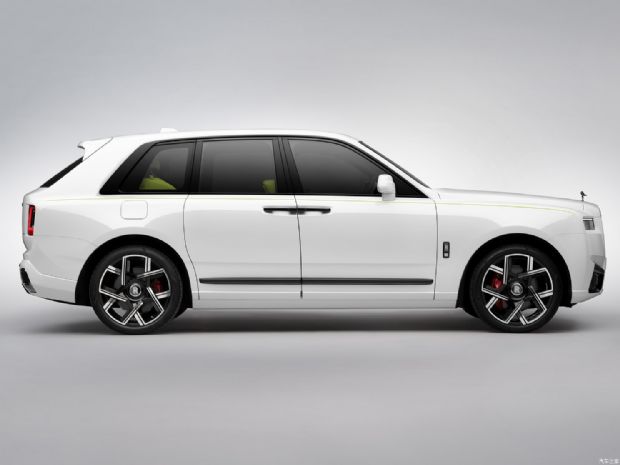 ˹˹  2025 Series II Black Badge