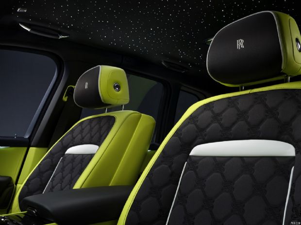 ˹˹  2025 Series II Black Badge