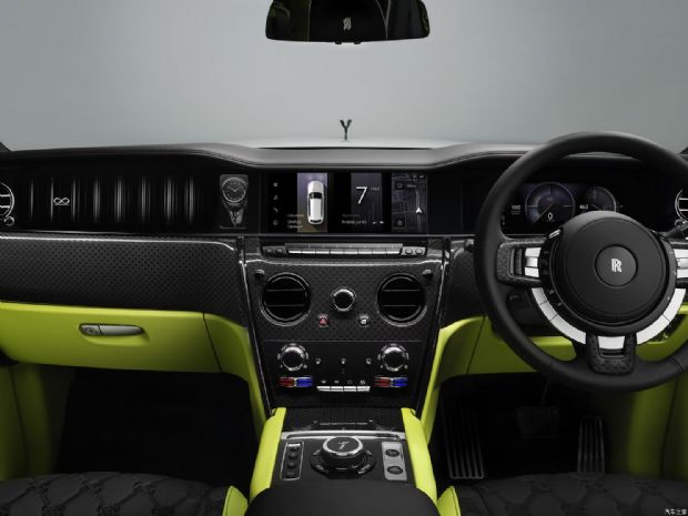 ˹˹  2025 Series II Black Badge