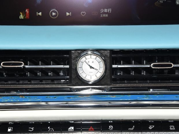 һ  2023 4.0T V8