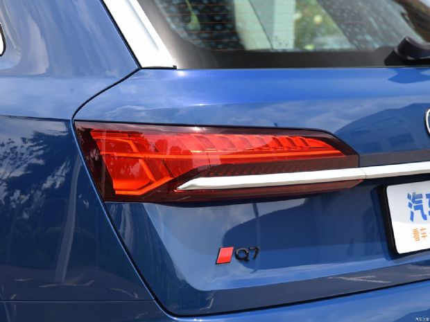 奥迪(进口) 奥迪Q7 2024款 45 TFSI quattro S line运动型