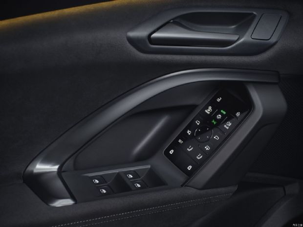 µ() µQ5() 2025 2.0 TFSI quattro S line