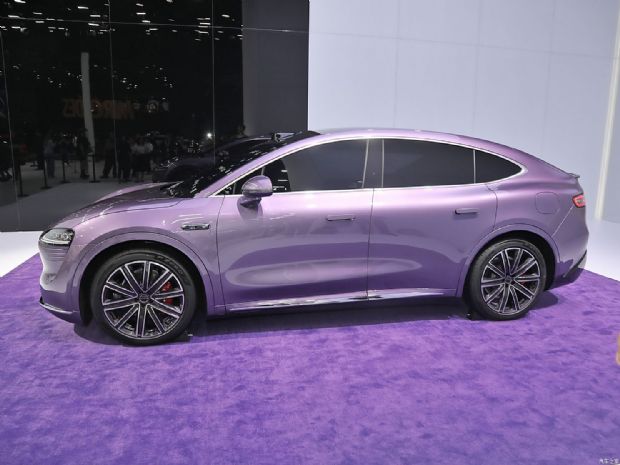 LUXEED ǽ ǽR7 2024 