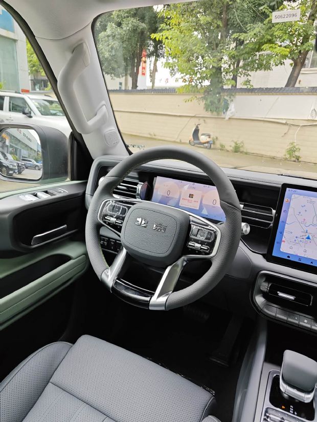 http://www2.autoimg.cn/chejiahaodfs/g26/M02/4C/04/620x0_1_autohomecar__CjIFVmhwrYSAYenrAIFIdvBD8ZY931.jpg
