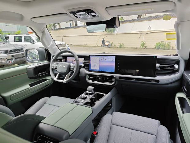 http://www2.autoimg.cn/chejiahaodfs/g26/M02/13/83/620x0_1_autohomecar__ChtlxWhwrYSAHdYPAH7mXaUjA3U498.jpg