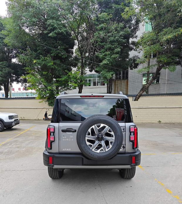 http://www2.autoimg.cn/chejiahaodfs/g31/M0B/33/21/620x0_1_autohomecar__ChxoHWhwsYKAHmz7ABWs-MMQqTE154.jpg