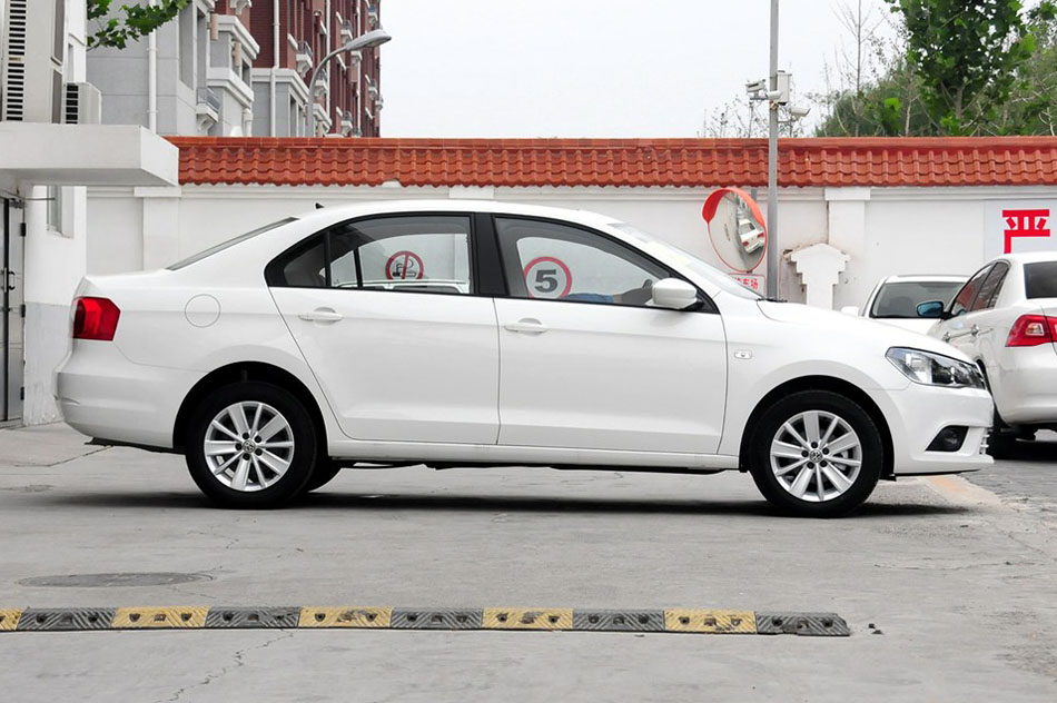 2015 1.6L Զ 
