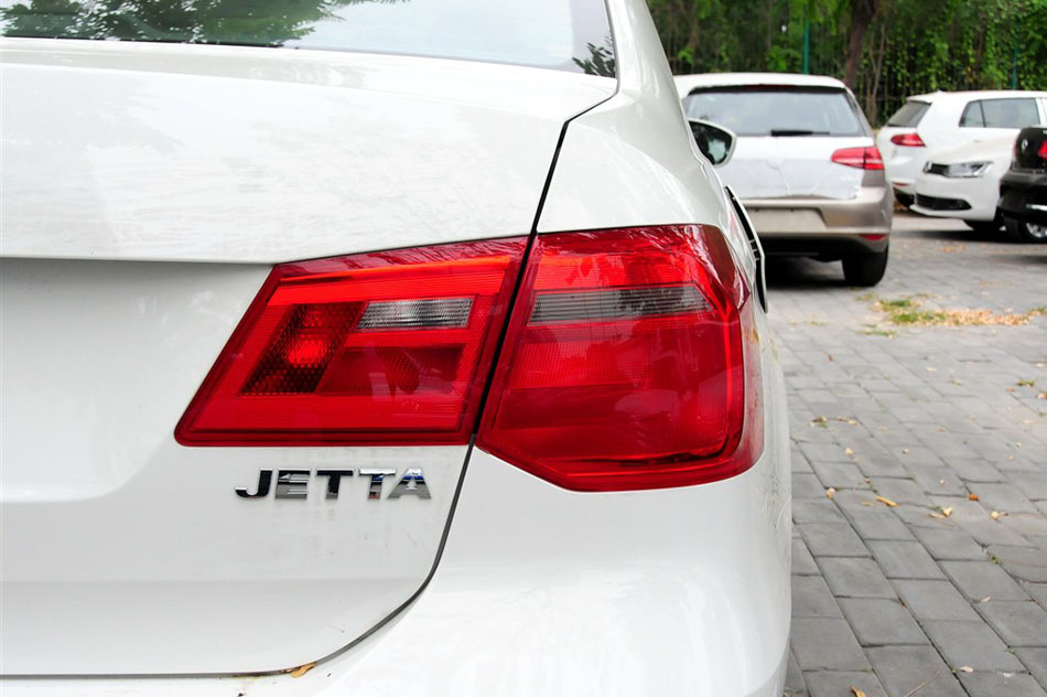 2015 1.6L Զ 
