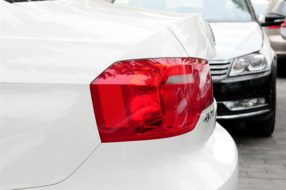 2015 1.6L Զ 