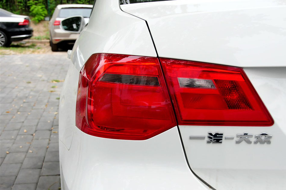 2015 1.6L Զ 