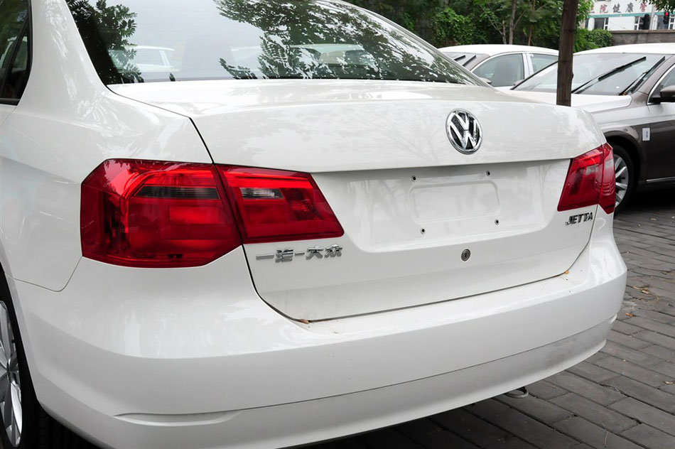 2015 1.6L Զ 