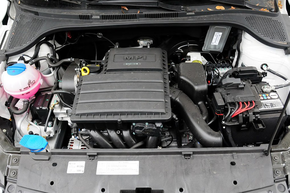 2015 1.6L Զ 