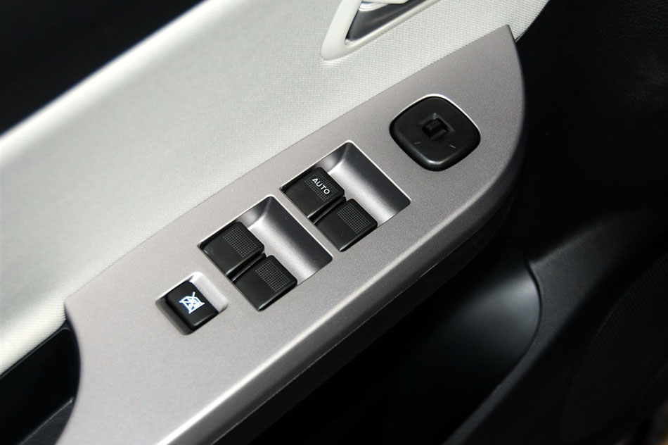 2013  1.6L ֶа