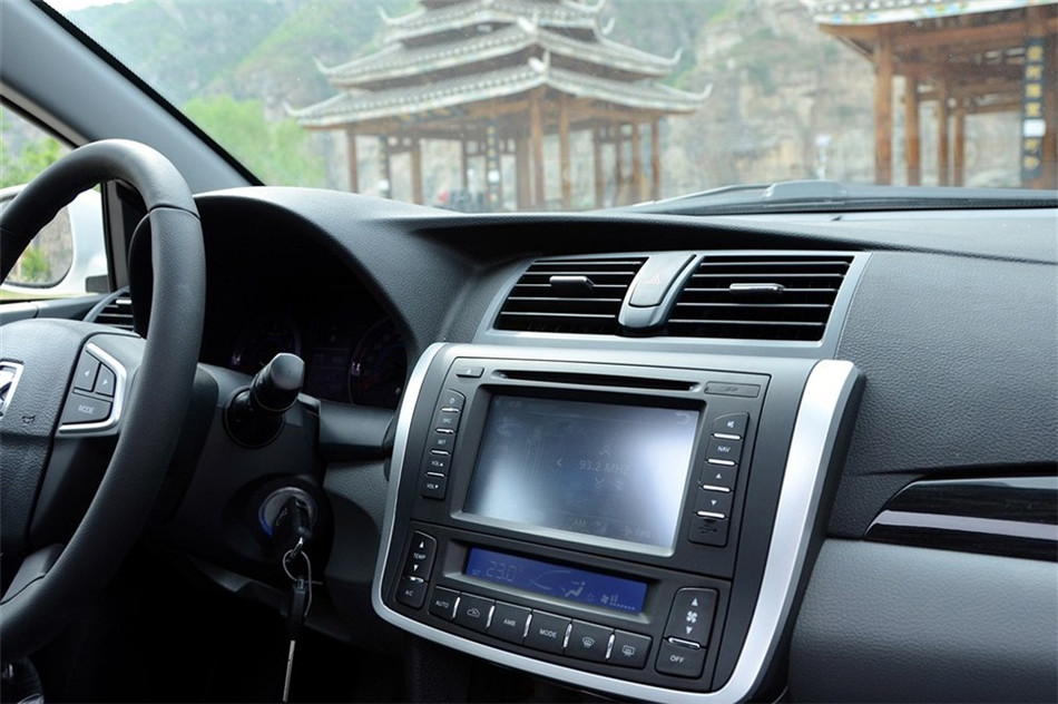 ̩Z300 2013 1.6L AT  