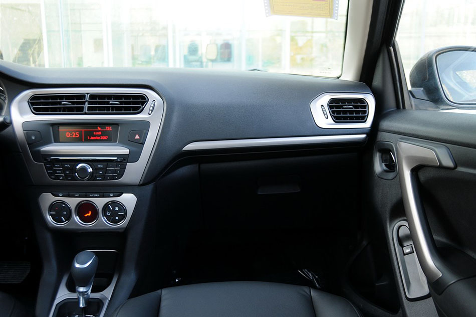 2014 1.6L Զ 