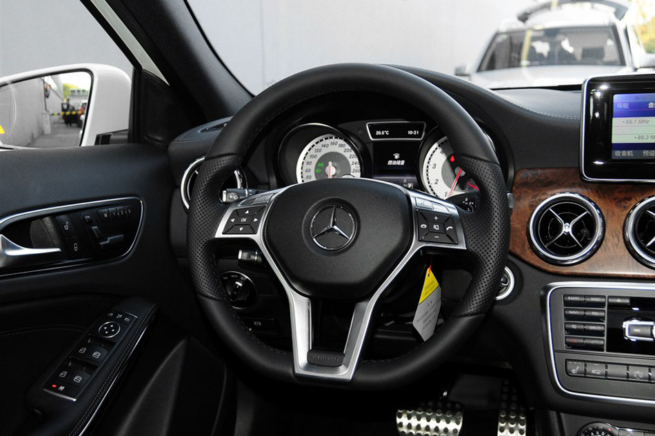 2015 GLA 260 4MATIC 