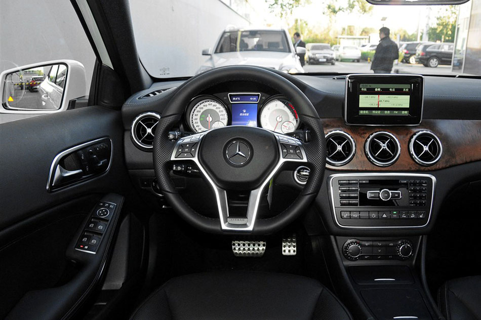 2015 GLA 260 4MATIC 