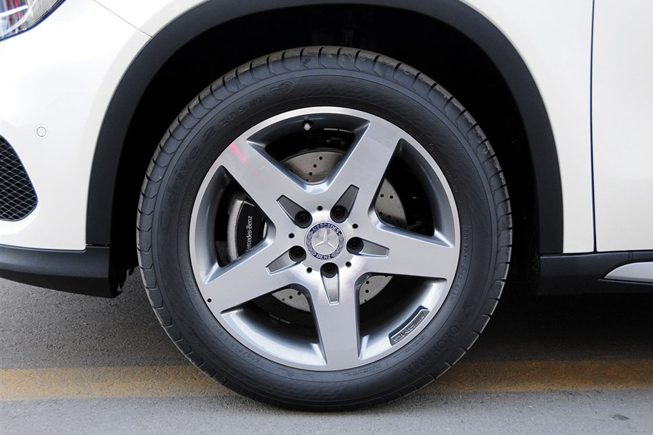 2015 GLA 260 4MATIC ϸ