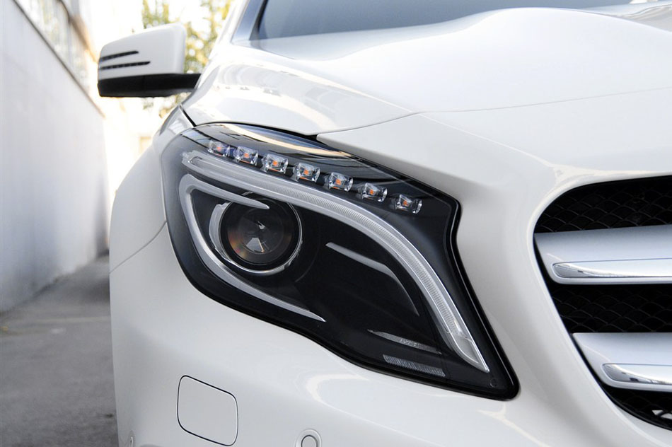 2015 GLA 260 4MATIC ϸ