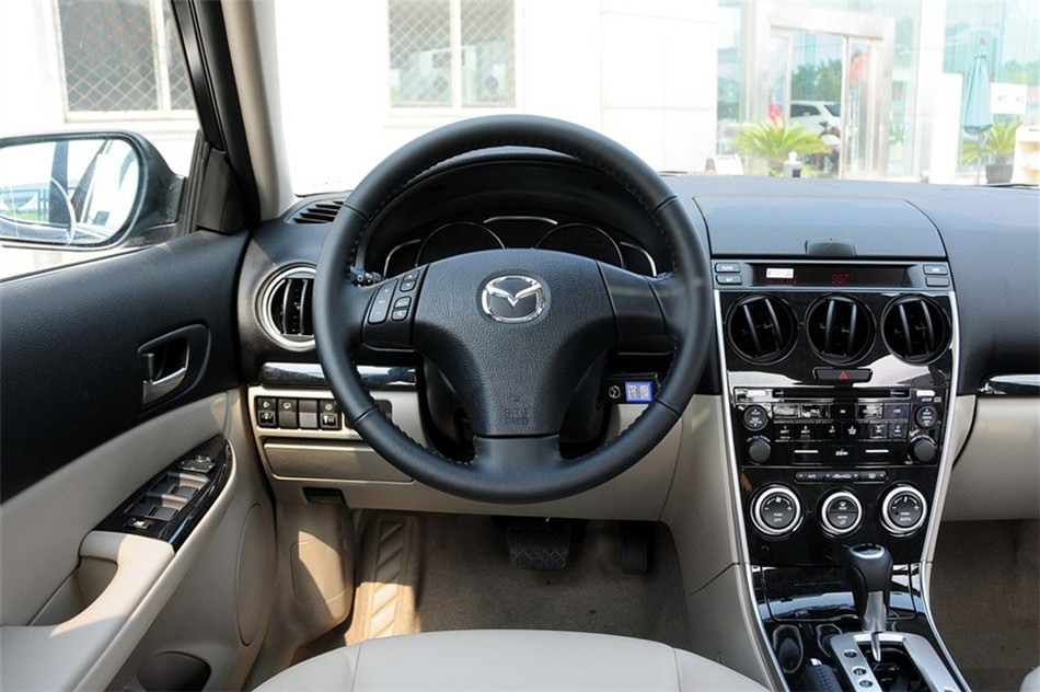 Դ6 2012 2.0L AT  