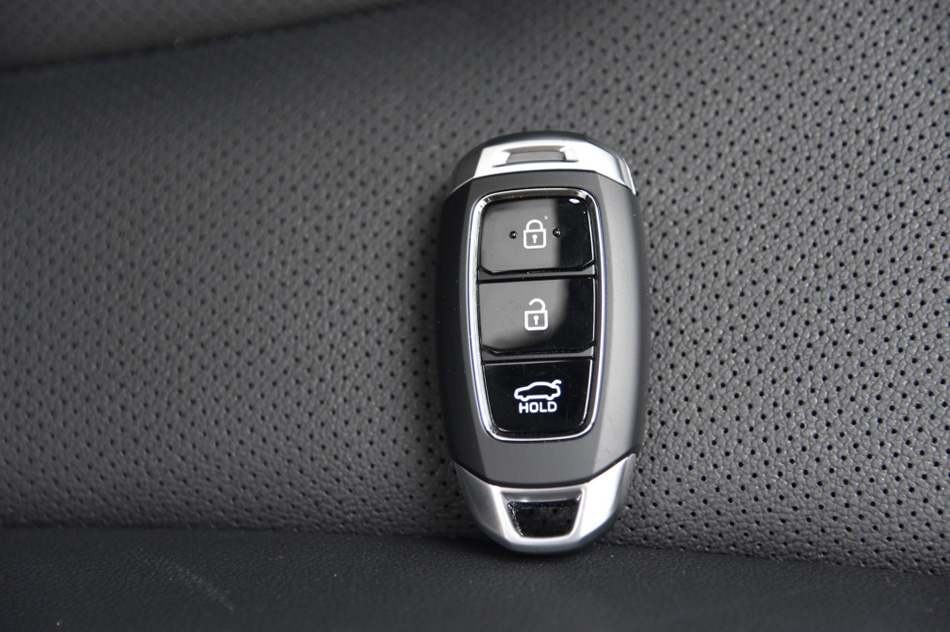 2021 1.8L CVTLUX ϸ
