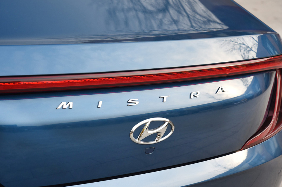 2021 1.8L CVTLUX ϸ
