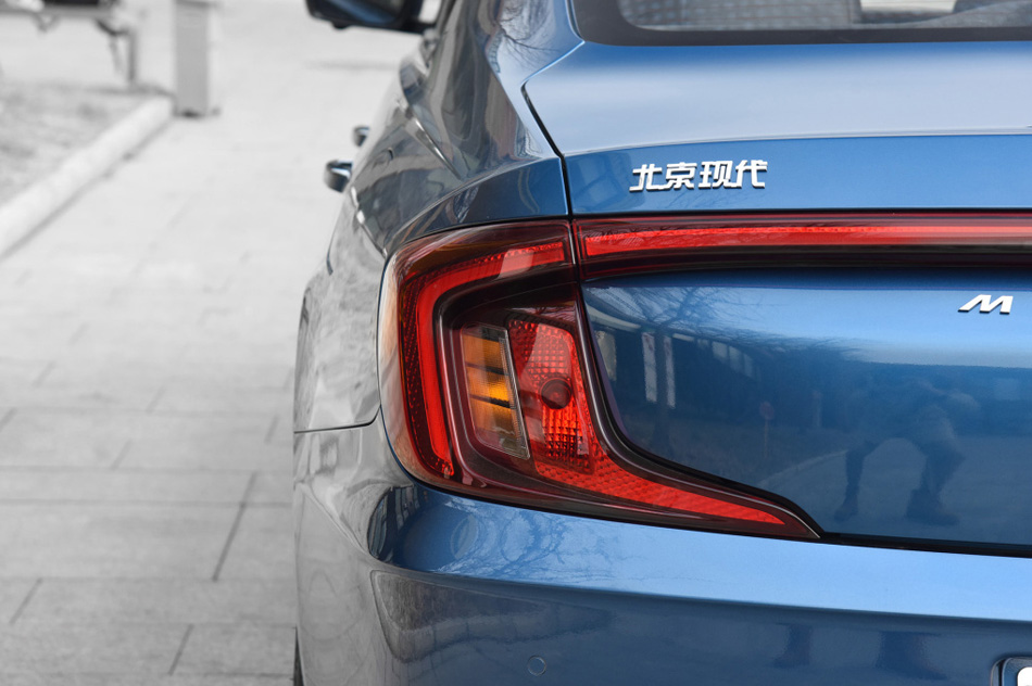 2021 1.8L CVTLUX ϸ