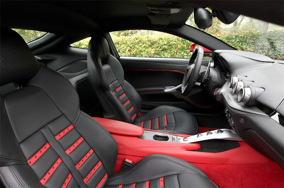 F12 berlinetta 2013 ռ