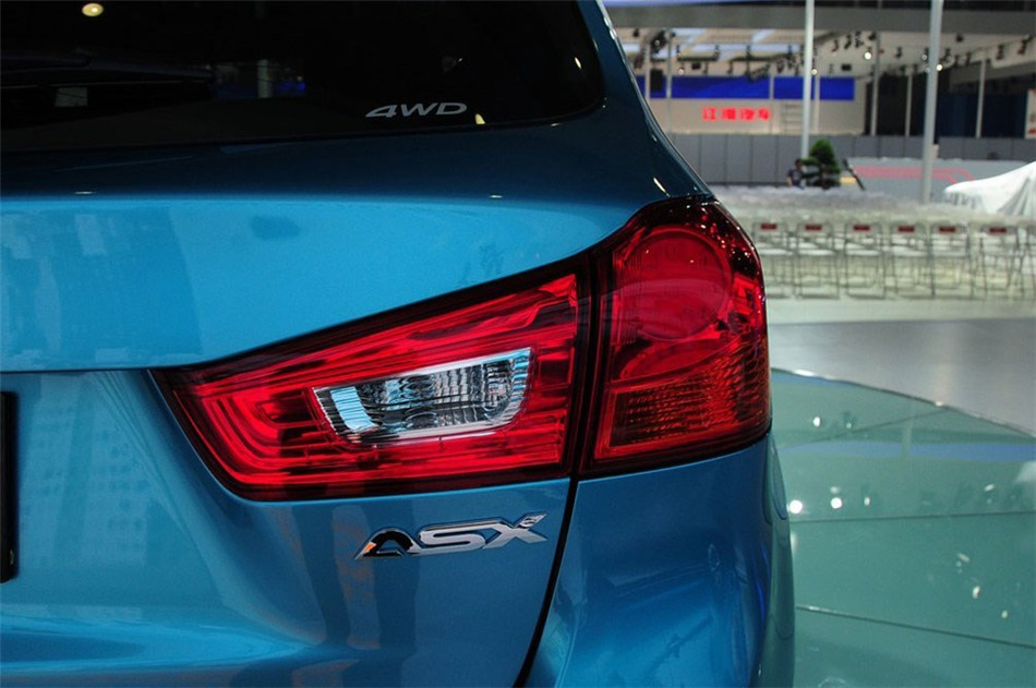 2013 2.0L AT 콢 