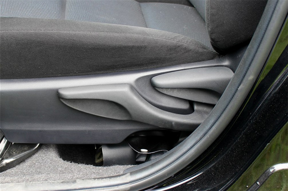2014YARiS L 1.3LԶȶ