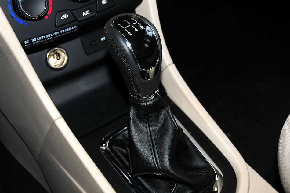 2015 1.5L ֶ 