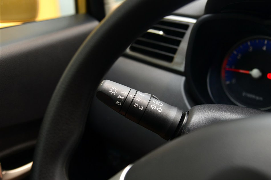 2015 1.6L ֶ 
