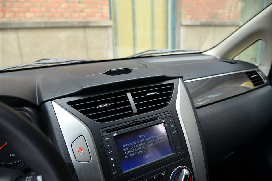 2015 1.6L ֶ 