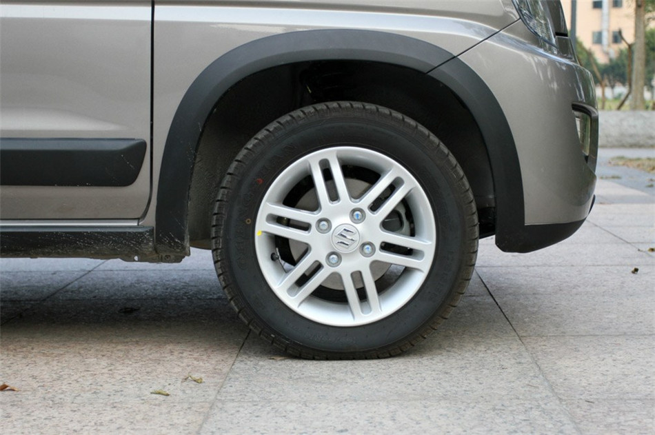 2013  X5 1.4L MT 
