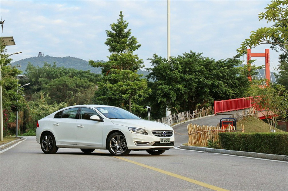 2014ֶS60L 2.0TԶT5Ԧ